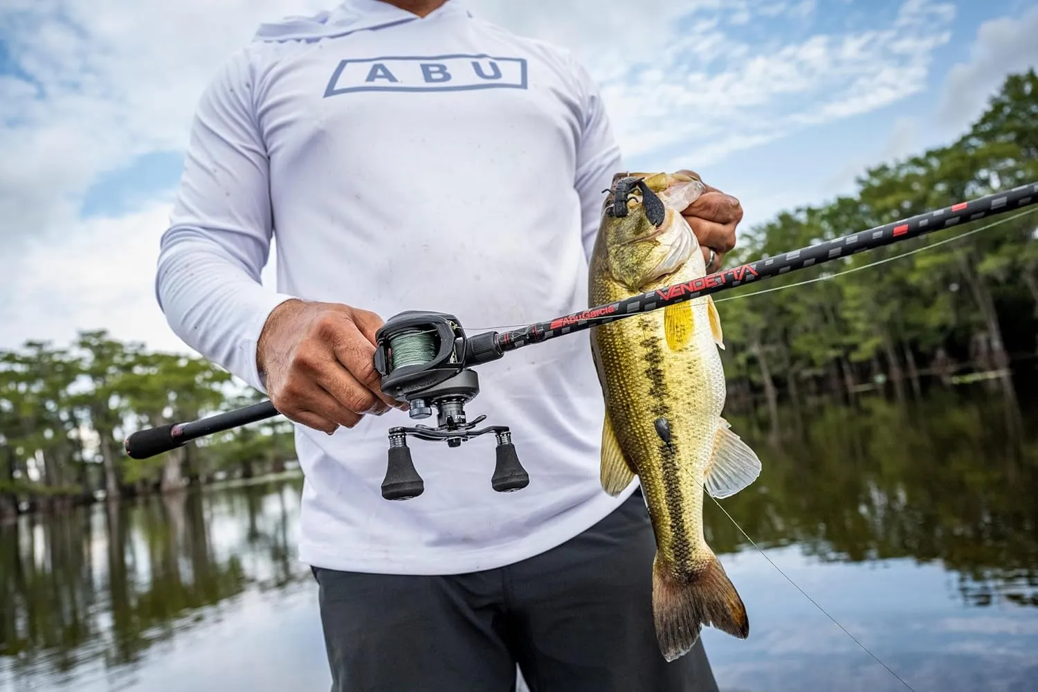 Abu Garcia Vendetta Casting Rod with Rod 8-17 lb Line Rate