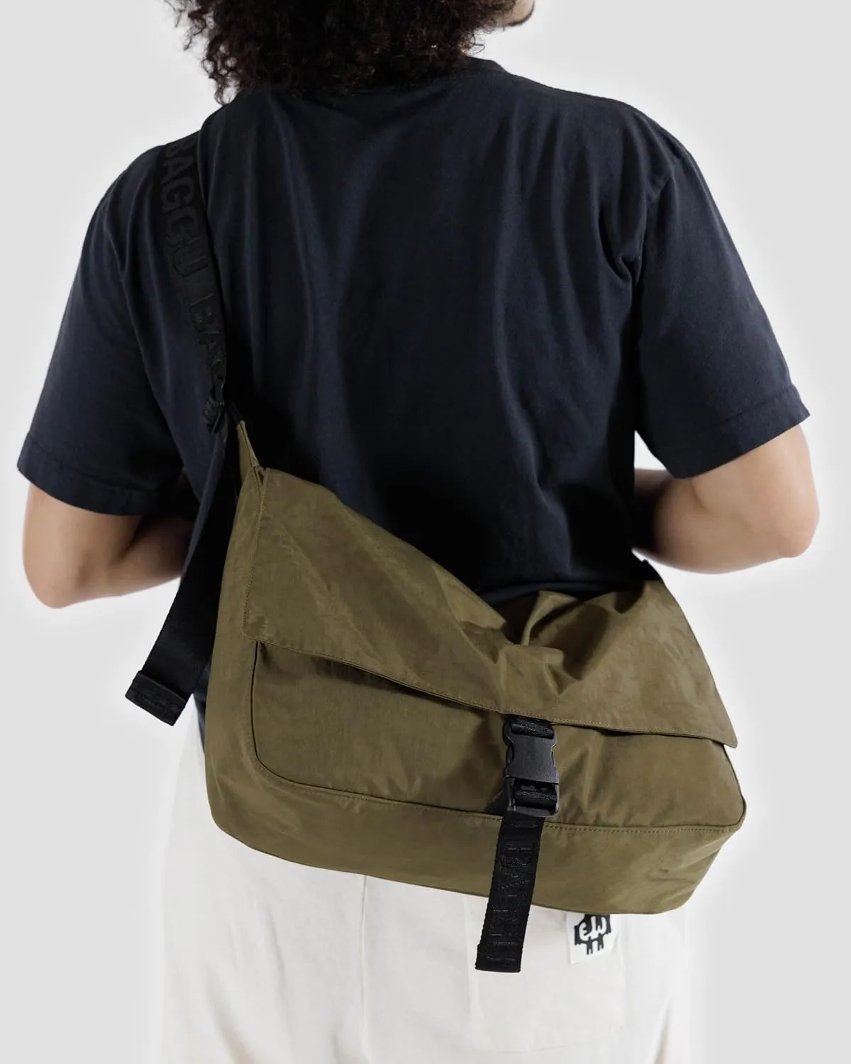 BAGGU Nylon Messenger Bag