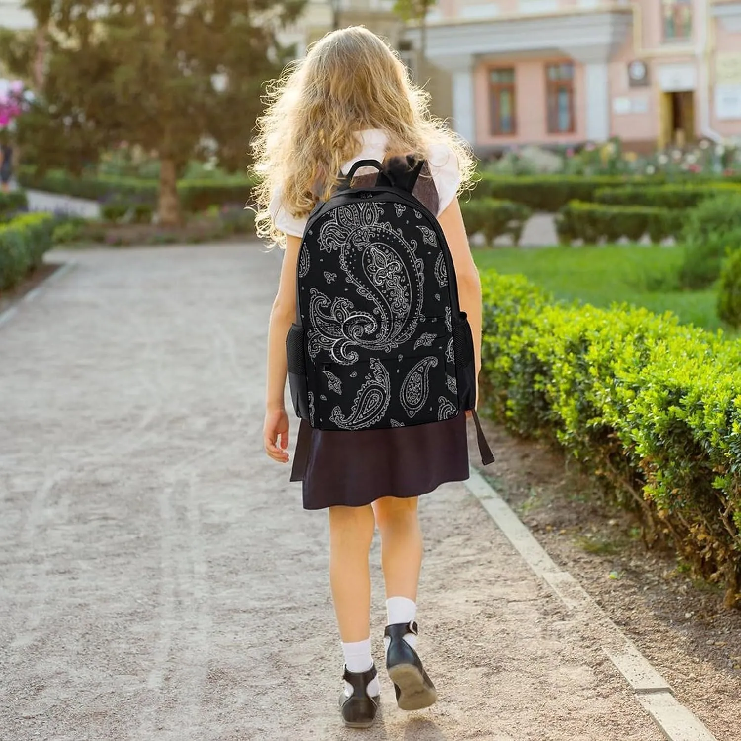 Black Paisley Pattern A Large Capacity Backpack with Pockets, Suitable for Outdoor Use, Etc