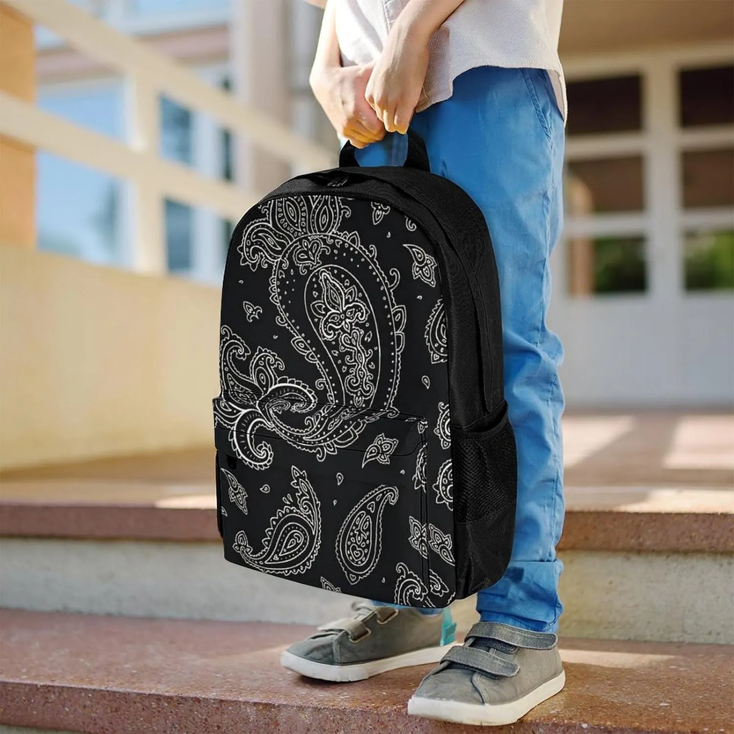 Black Paisley Pattern A Large Capacity Backpack with Pockets, Suitable for Outdoor Use, Etc