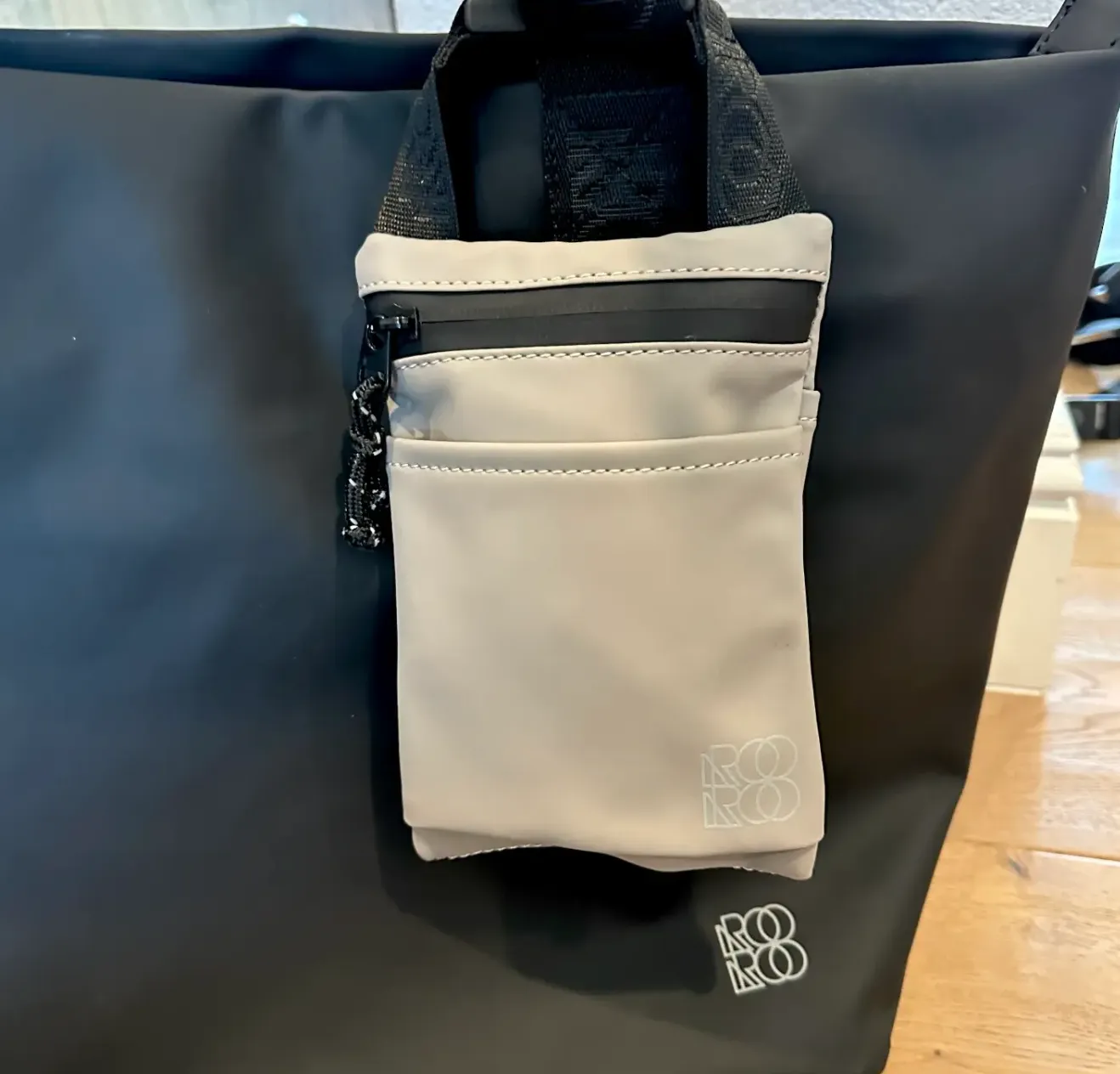 Commuter Phone Pouch
