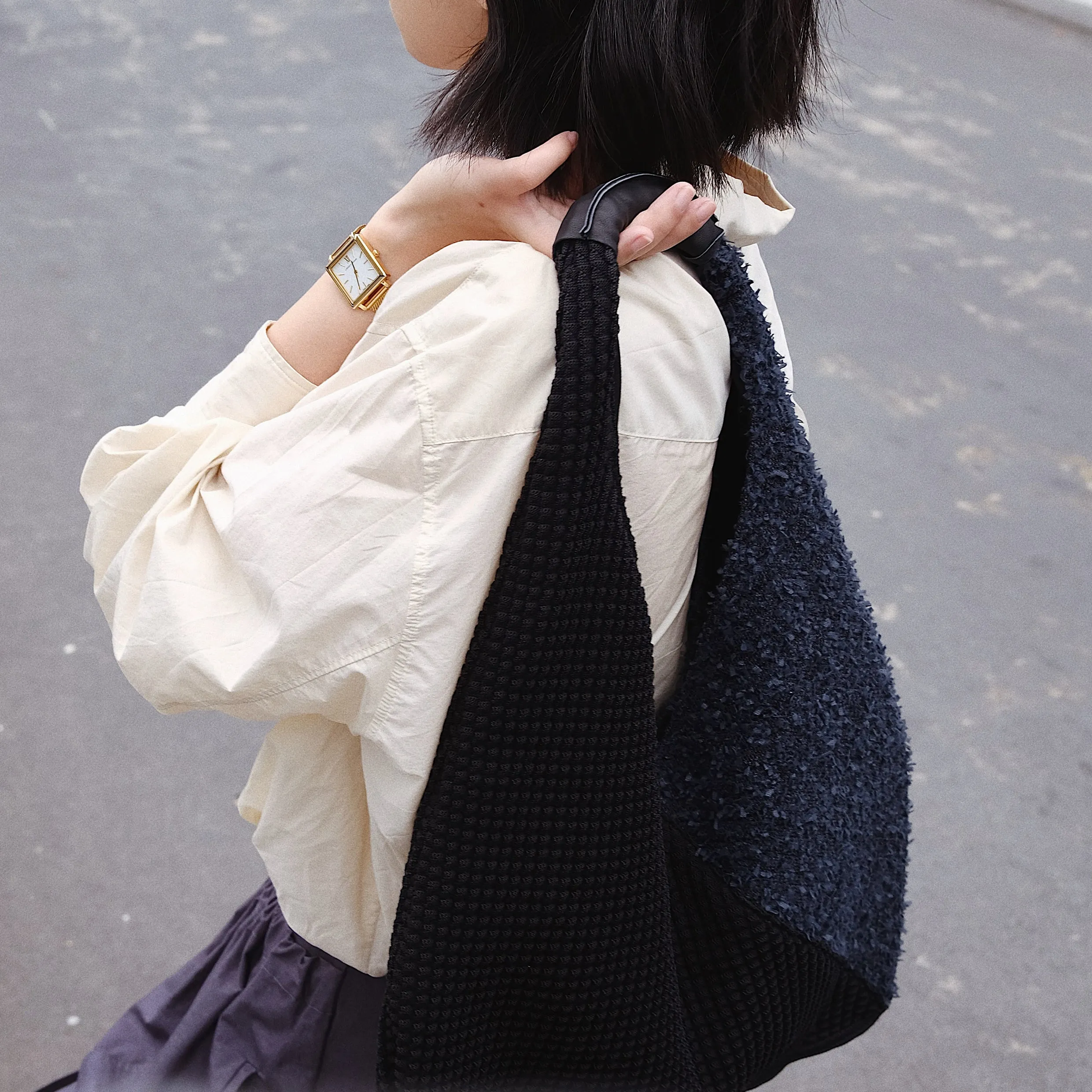 Crackles Series Snowflake Triangle Tote Black