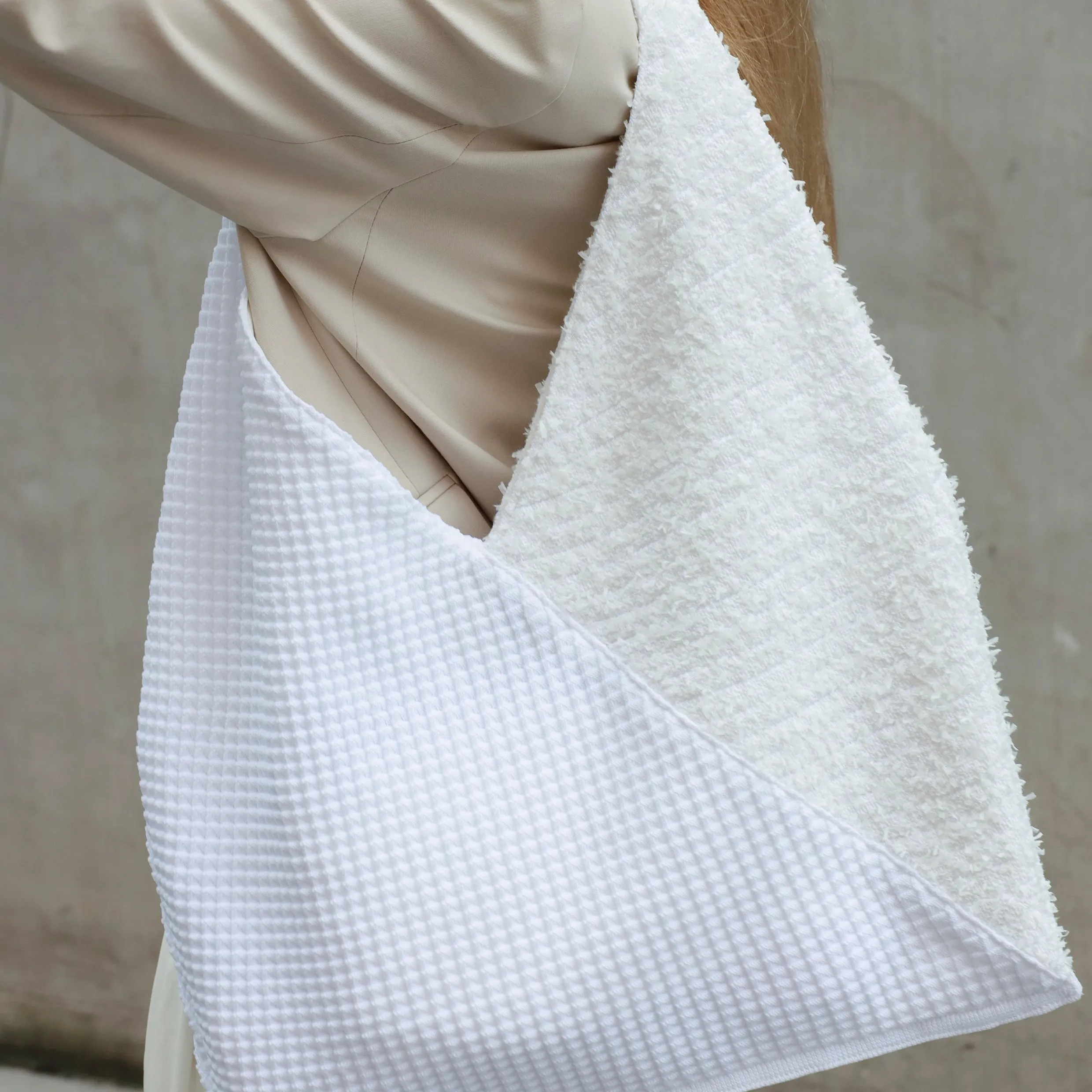Crackles Series Snowflake Triangle Tote White