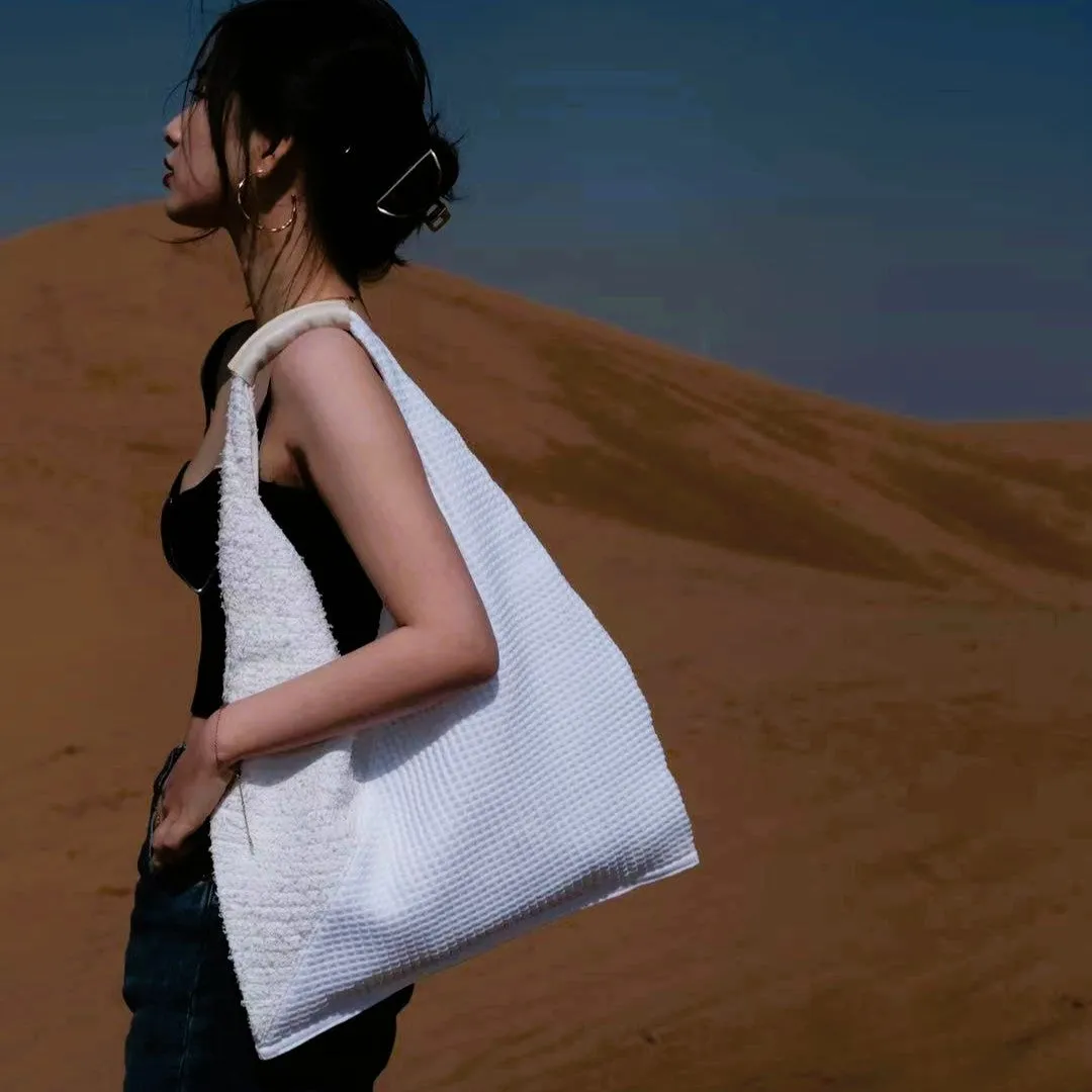Crackles Series Snowflake Triangle Tote White