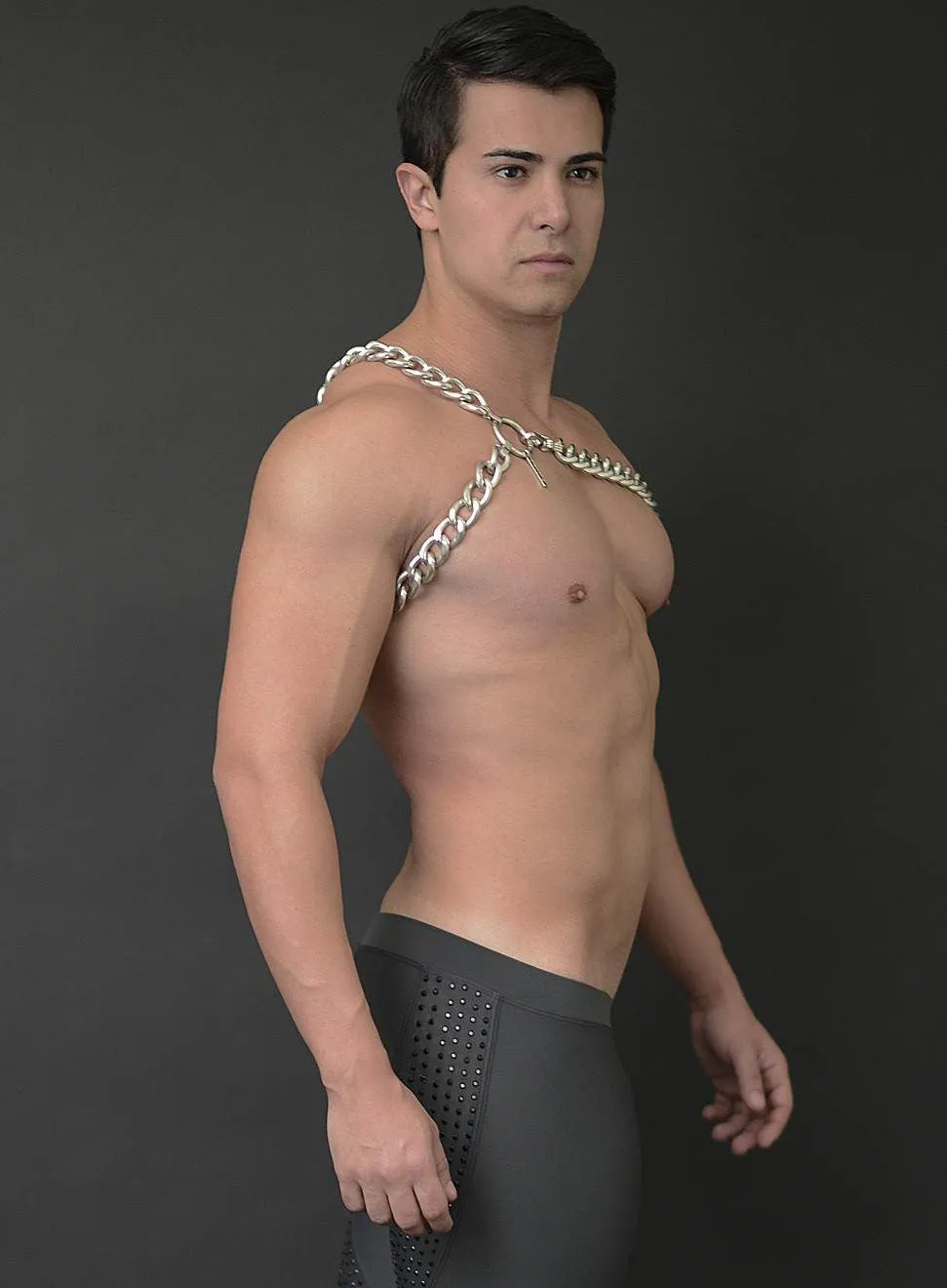 LEVI OVERSIZED CHAIN SLING HARNESS