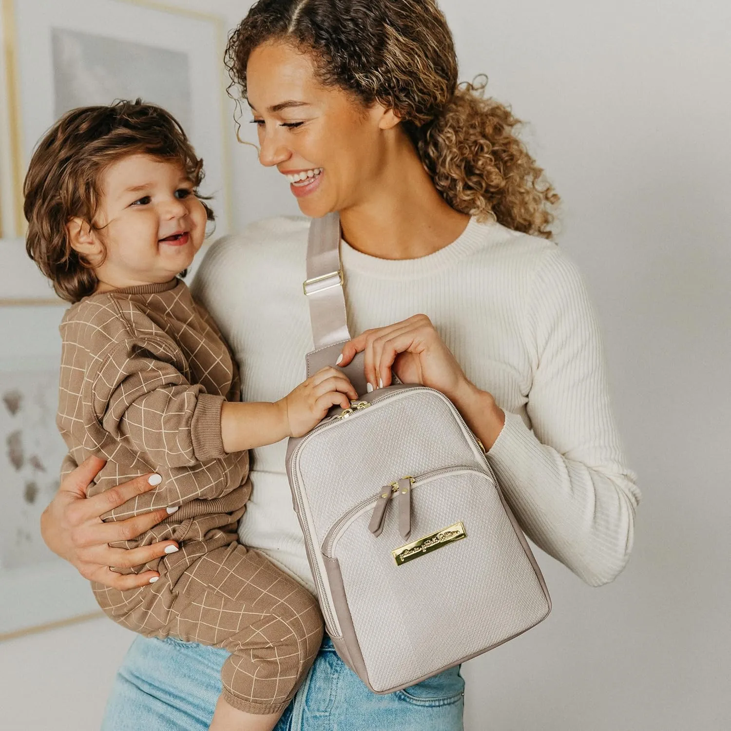 Petunia Pickle Bottom Criss-Cross Sling Bag - Sling Bag for Women and Men - Adjustable Straps to Custom-Fit - Grey Matte Cable Stitch