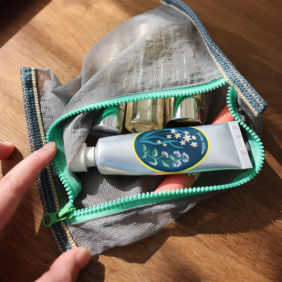 Translucent mesh nylon storage bag